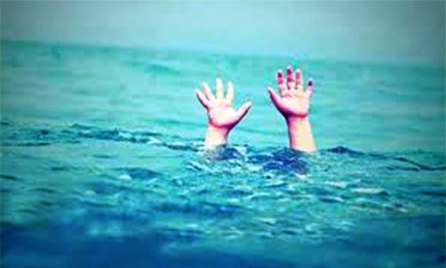 আগৈলঝাড়ায় খেলতে গিয়ে পানিতে ডুবে শিশুর মৃত্যু
