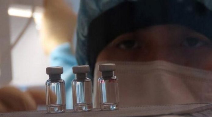 কার্যকর ভ্যাকসিন পেলেও সহসাই জীবন স্বাভাবিক হচ্ছে না