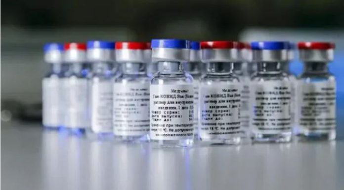 মস্কোর ক্লিনিকগুলোতে করোনা ভ্যাকসিনের প্রথম চালান