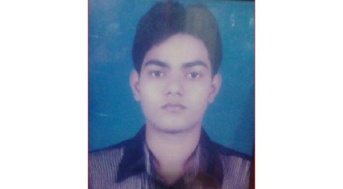 সুদের টাকা পরিশোধে ব্যর্থ হয়ে ব্যবসায়ীর গলায় ফাঁস