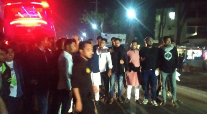 ঝালকাঠিতে বাসে বোমা হামলার ঘটনায় বিএনপির ৪৪ জনের বিরুদ্ধে মামলা