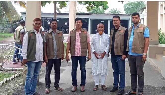 সৌদি রিয়াল প্রতারণা মামলায় ইউপি সদস্য গ্রেপ্তার