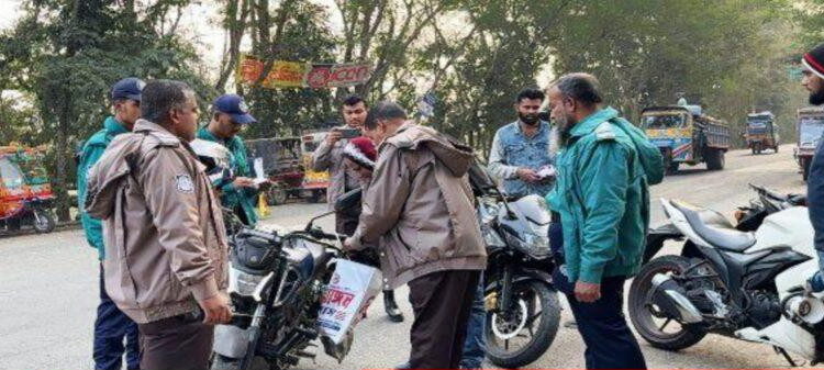 ভোটের আগে বরিশালজুড়ে সতর্কতা, ১৩ পয়েন্টে চেকপোস্ট বসিয়ে তল্লাশি
