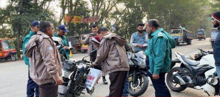 ভোটের আগে বরিশালজুড়ে সতর্কতা, ১৩ পয়েন্টে চেকপোস্ট বসিয়ে তল্লাশি