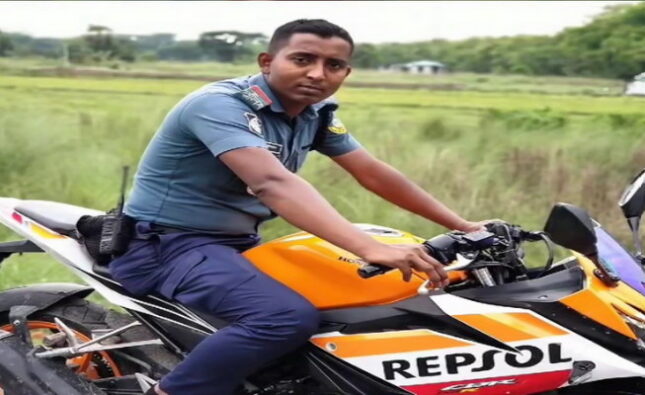 ঝালকাঠিতে সার্জেন্ট হাসানের ঘুষ সাম্রাজ্যের অবসান।