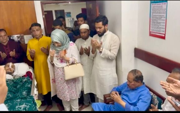 ক্যান্সার আক্রান্ত যুবদল নেতা মামুনকে দেখতে হাসপাতালে এমপি মজিবুর রহমান সরোয়ার, পাশে থাকার আশ্বাস