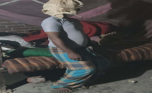 ​বরিশালে শ্লীলতাহানির অপবাদ ও পারিবারিক কলহের জেরে যুবকের আত্মহত্যা