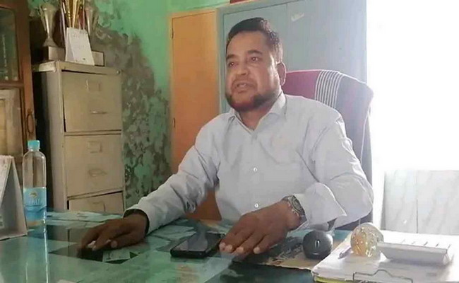 ঝালকাঠিতে অতিরিক্ত ফি আদায়ের অভিযোগ প্রধান শিক্ষকের বিরুদ্ধে