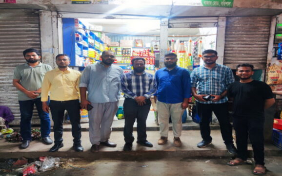 বাজার রোডে এনএসআই’র তথ্যে অভিযান, অবৈধ তেল মজুদের দায়ে দুই প্রতিষ্ঠানকে জরিমানা