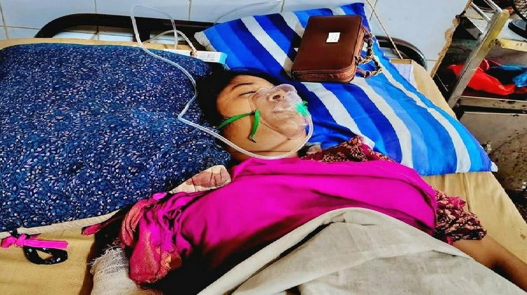 চরমোনাইয়ে মাদ্রাসা ভবনের ৬ তলা থেকে লাফিয়ে ছাত্রীর ‘আত্মহত্যার চেষ্টা’ নাকি হত্যাচেষ্টা? রহস্যের দানা বাঁধছে