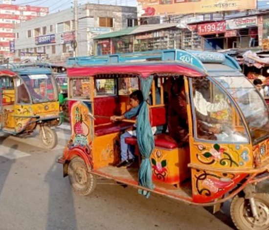 বরিশাল নগরীতে বেপরোয়া অটোরিকশার ধাক্কায় বীর মুক্তিযোদ্ধার মৃত্যু