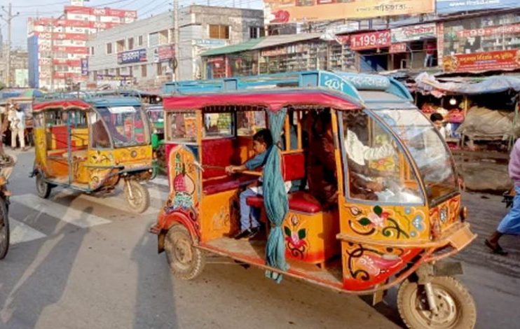 বরিশাল নগরীতে বেপরোয়া অটোরিকশার ধাক্কায় বীর মুক্তিযোদ্ধার মৃত্যু