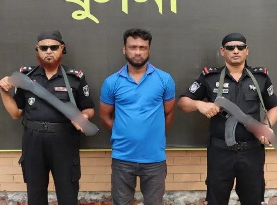 খুলনার ট্রিপল মার্ডার মামলার প্রধান আসামি গ্রেপ্তার