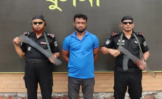 খুলনার ট্রিপল মার্ডার মামলার প্রধান আসামি গ্রেপ্তার