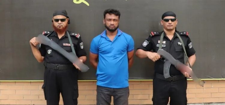 খুলনার ট্রিপল মার্ডার মামলার প্রধান আসামি গ্রেপ্তার