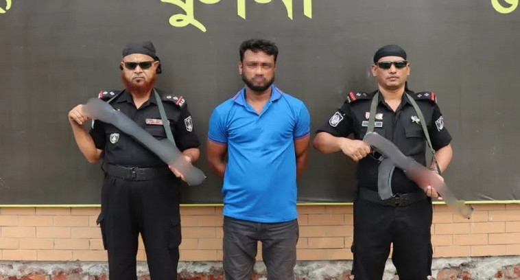 খুলনার ট্রিপল মার্ডার মামলার প্রধান আসামি গ্রেপ্তার