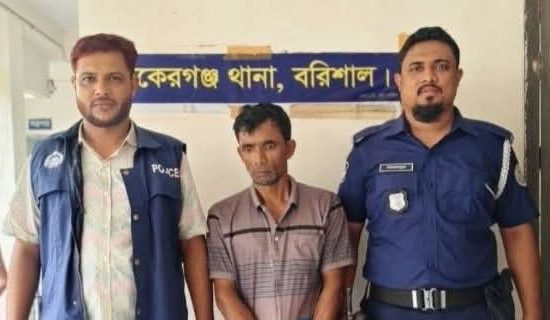 বাকেরগঞ্জে ৩২ পিস ইয়াবাসহ মাদক ব্যবসায়ী গ্রেফতার