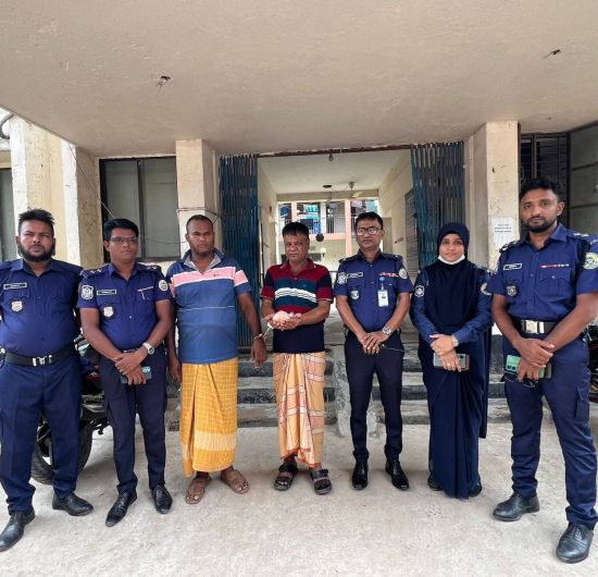 মঠবাড়িয়ায় ২ হাজার পিস ইয়াবাসহ মাদক ব্যবসায়ী আটক