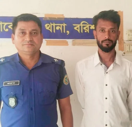 এক মাসের সাজা এড়াতে ছয় মাস পলাতক থাকার পর,অবশেষে গ্রেপ্তার