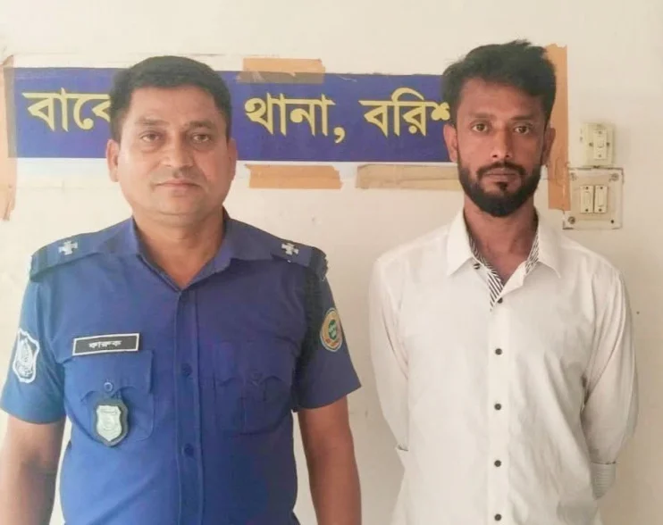 এক মাসের সাজা এড়াতে ছয় মাস পলাতক থাকার পর,অবশেষে গ্রেপ্তার