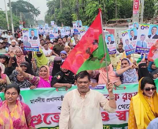 তারেক রহমান উন্নয়নের মাধ্যমে বরিশালবাসীর সম্মানের প্রতিদান দিবেন: রহমাতুল্লাহ