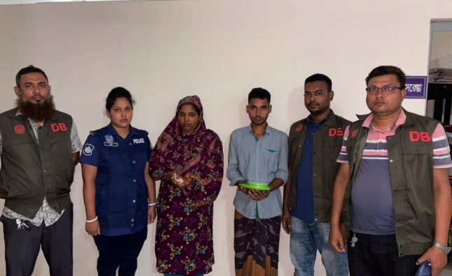 বরগুনায় ডিবির বিশেষ অভিযানে ১৫০ পিস ইয়াবাসহ গ্রেফতার ২